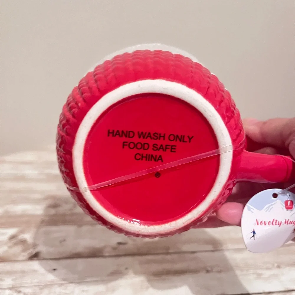 Target Bullseye Playground Christmas 2025 Knit Pom Pom Hat Mug W. Lid🎀